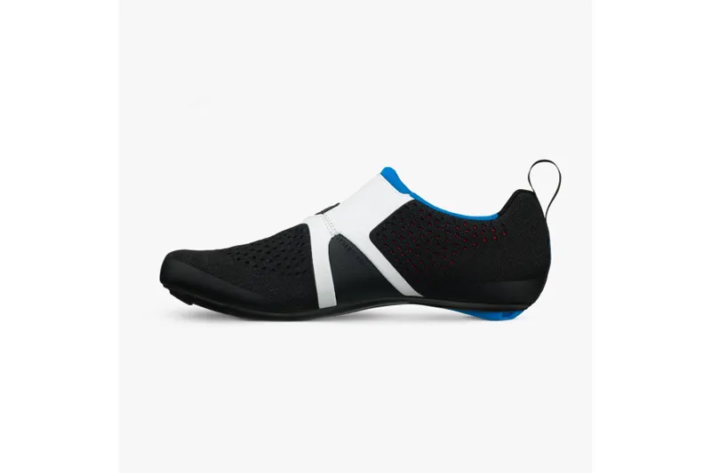 Fizik R1 Transiro Tri Shoes In Black/White 3 Fizik R1 Transiro Tri Shoes In Black/White