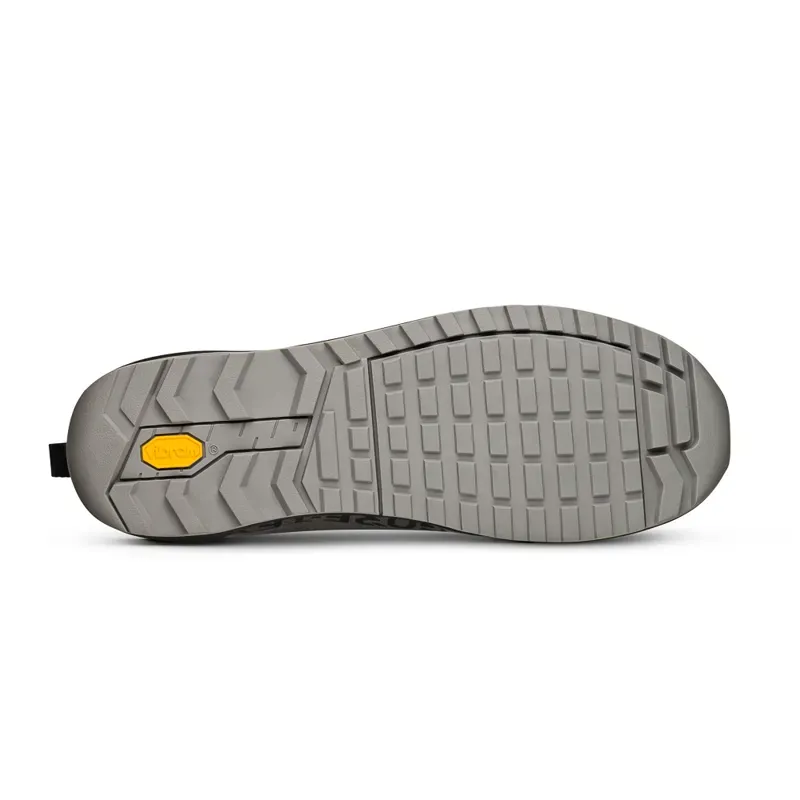 Fizik Terra Ergolace GTX Flat Shoes In Grey/Black 4 Fizik Terra Ergolace GTX Flat Shoes In Grey/Black - Image 2